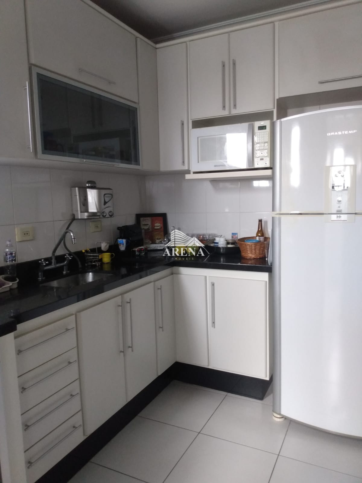 Apartamento com 3 dormitórios ( 1 suíte ) e 2 vagas próximo ao Parque Central.