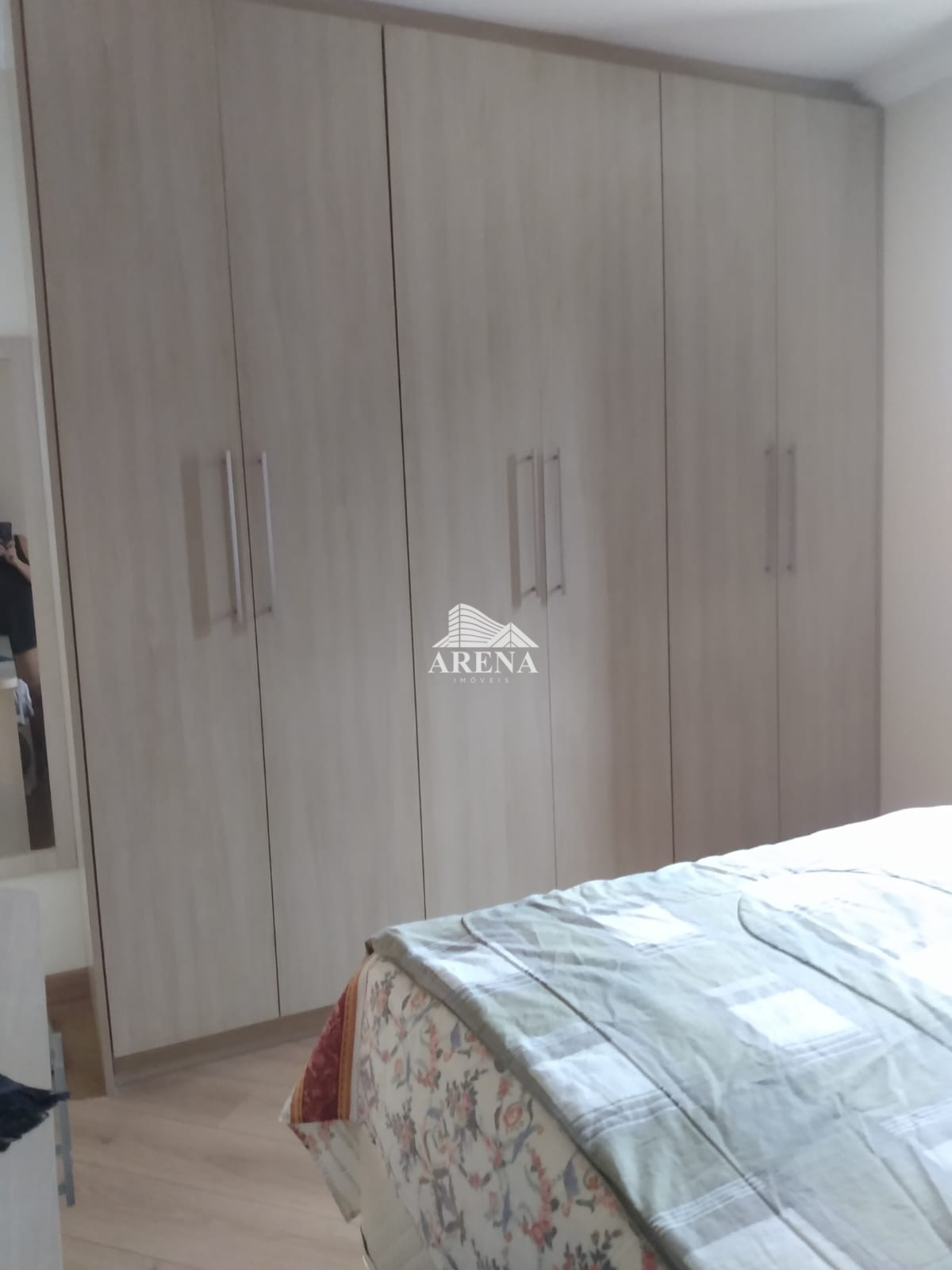 Apartamento com 3 dormitórios ( 1 suíte ) e 2 vagas próximo ao Parque Central.