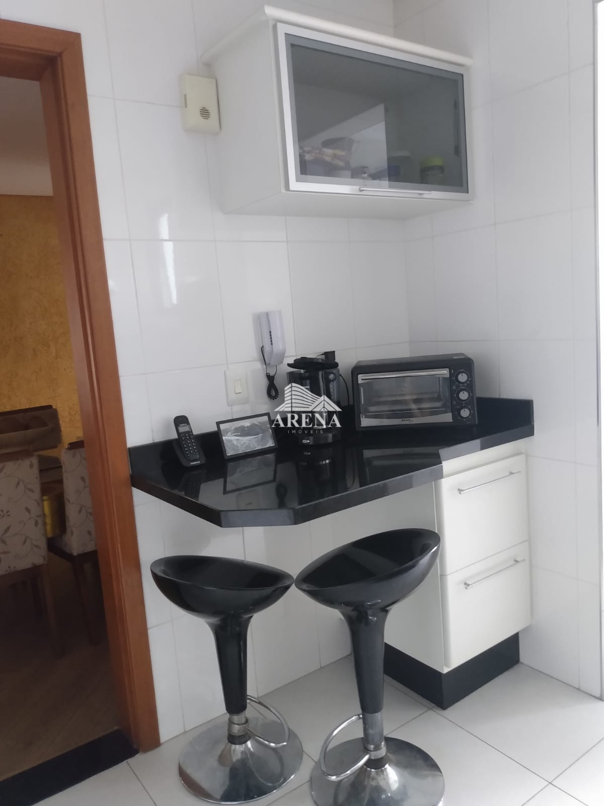 Apartamento com 3 dormitórios ( 1 suíte ) e 2 vagas próximo ao Parque Central.