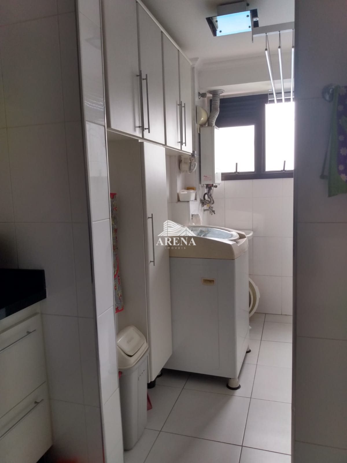 Apartamento com 3 dormitórios ( 1 suíte ) e 2 vagas próximo ao Parque Central.