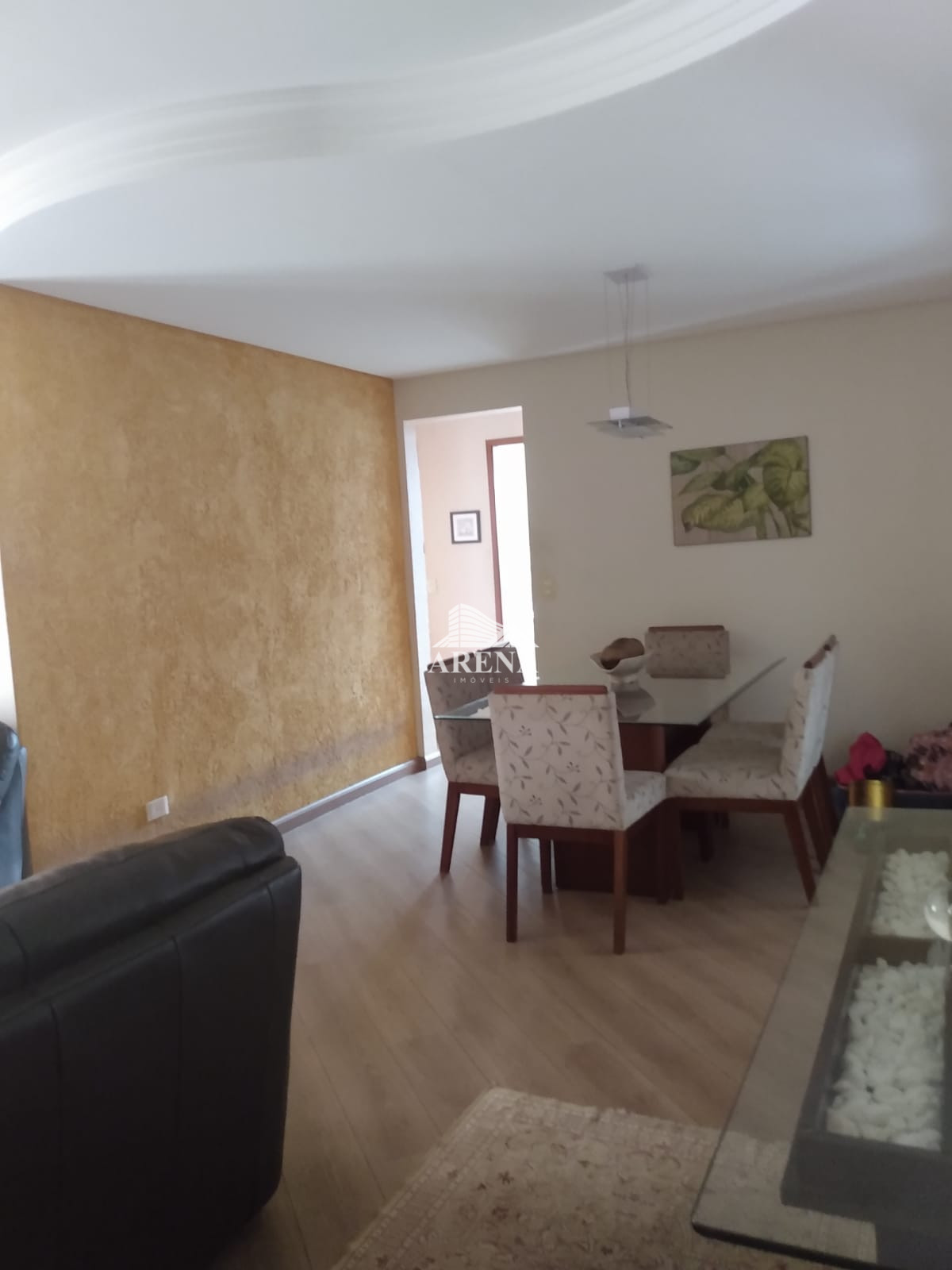 Apartamento com 3 dormitórios ( 1 suíte ) e 2 vagas próximo ao Parque Central.