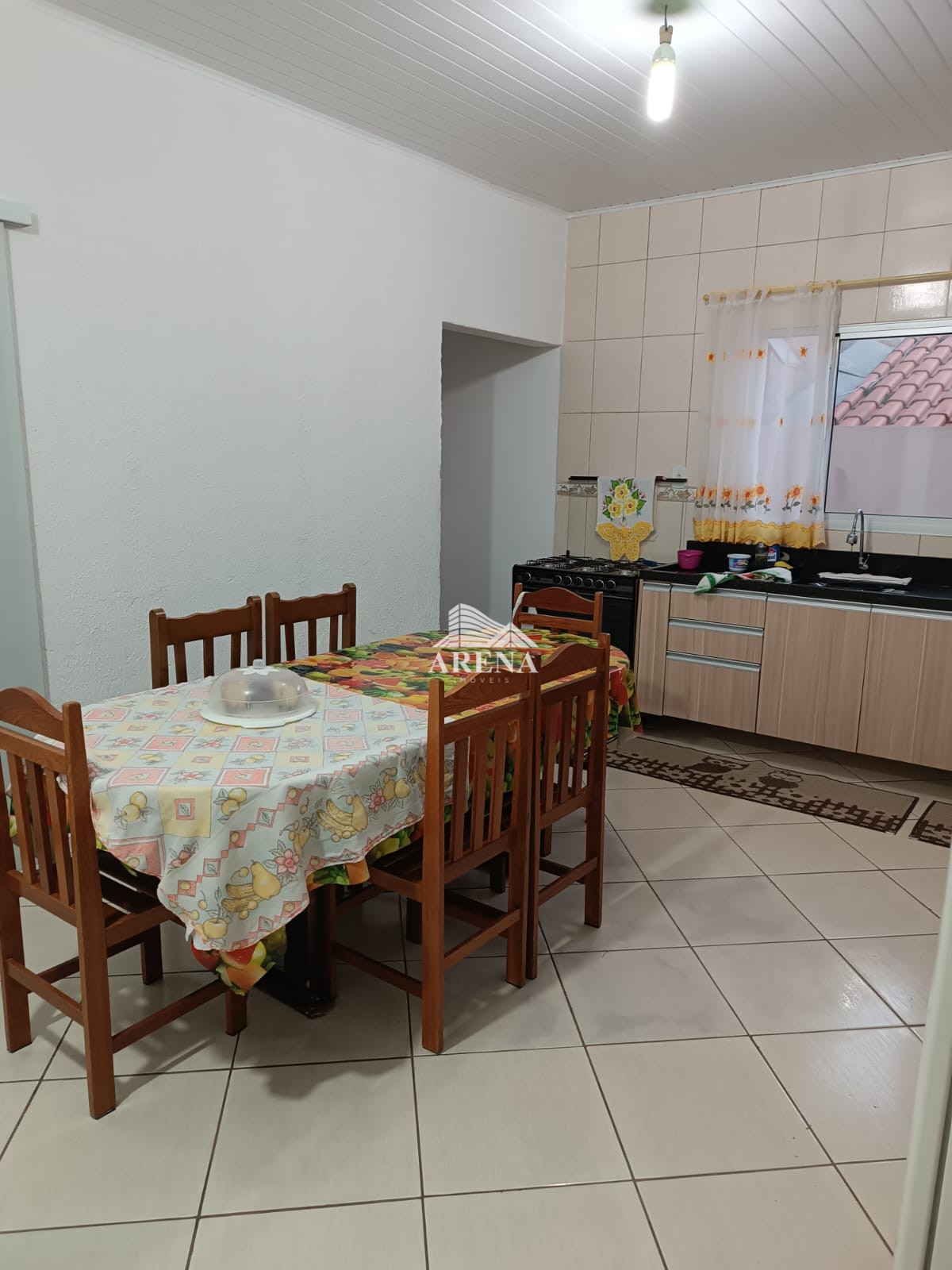 AMPLA CASA - 4 DORMT. - 245m² A.C. - ÓTIMA LOCALIZAÇÃO