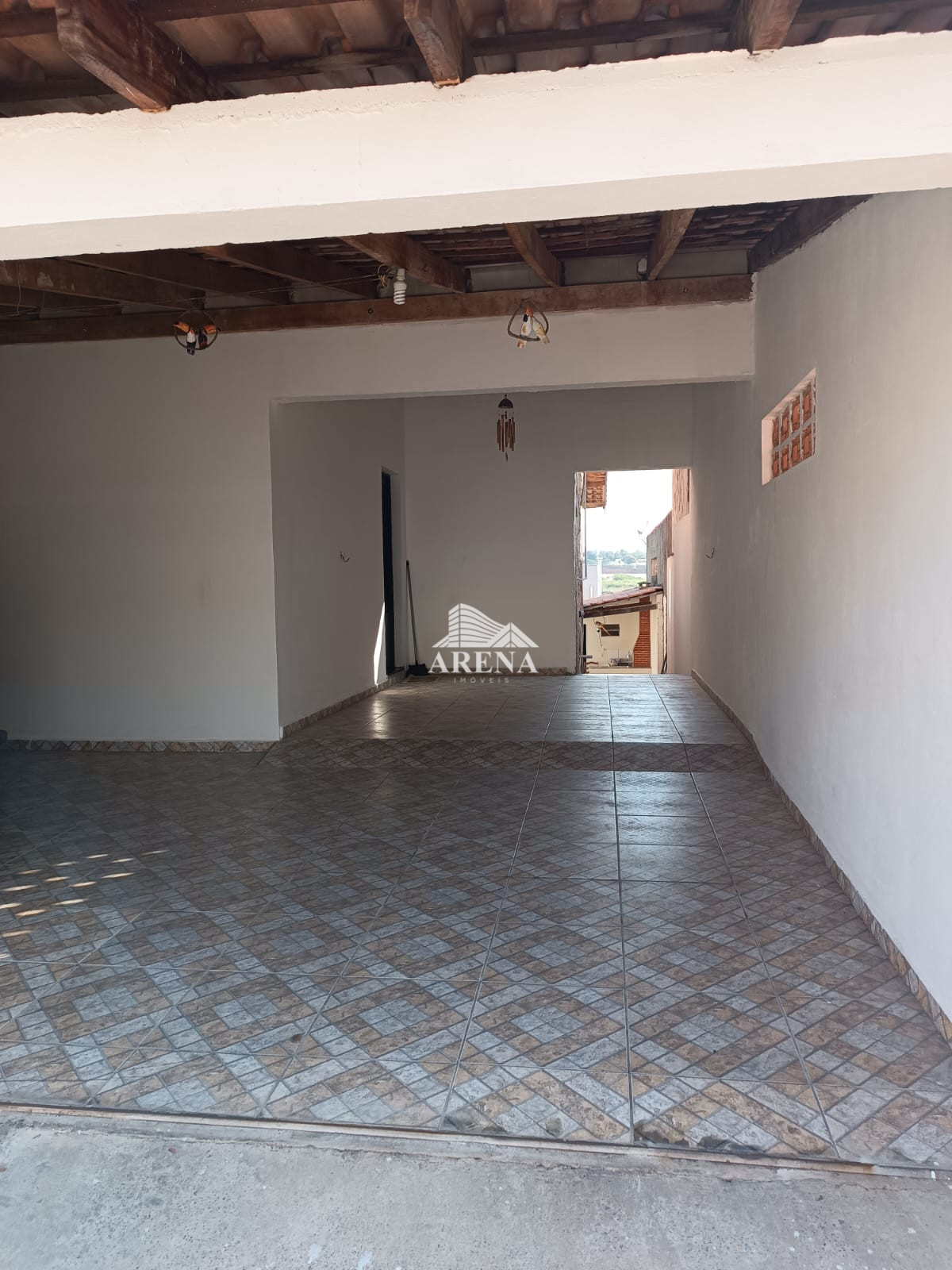 AMPLA CASA - 4 DORMT. - 245m² A.C. - ÓTIMA LOCALIZAÇÃO