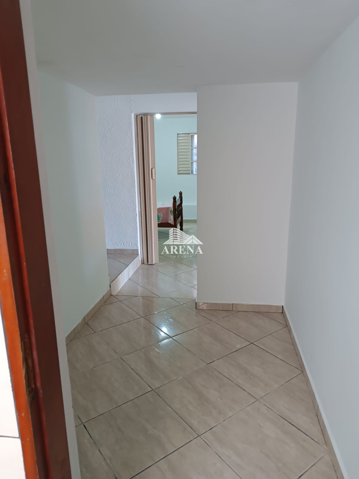 AMPLA CASA - 4 DORMT. - 245m² A.C. - ÓTIMA LOCALIZAÇÃO