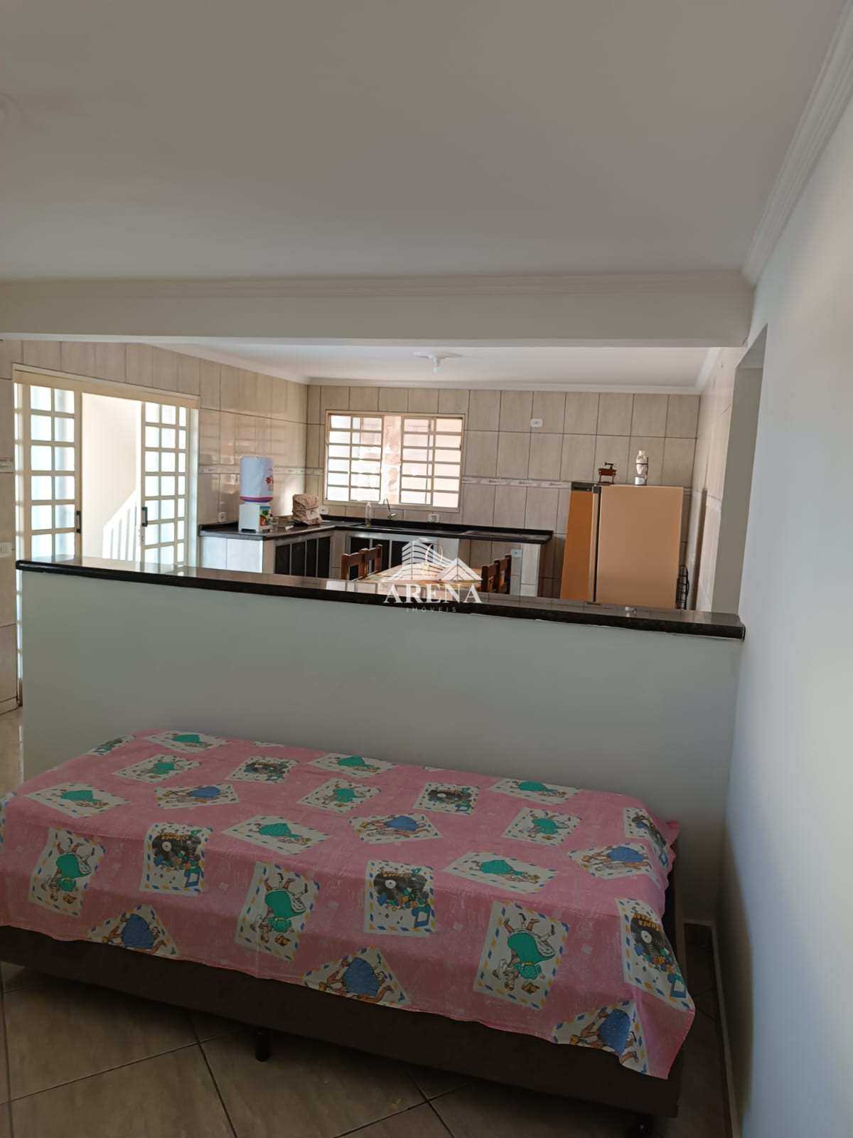 AMPLA CASA - 4 DORMT. - 245m² A.C. - ÓTIMA LOCALIZAÇÃO