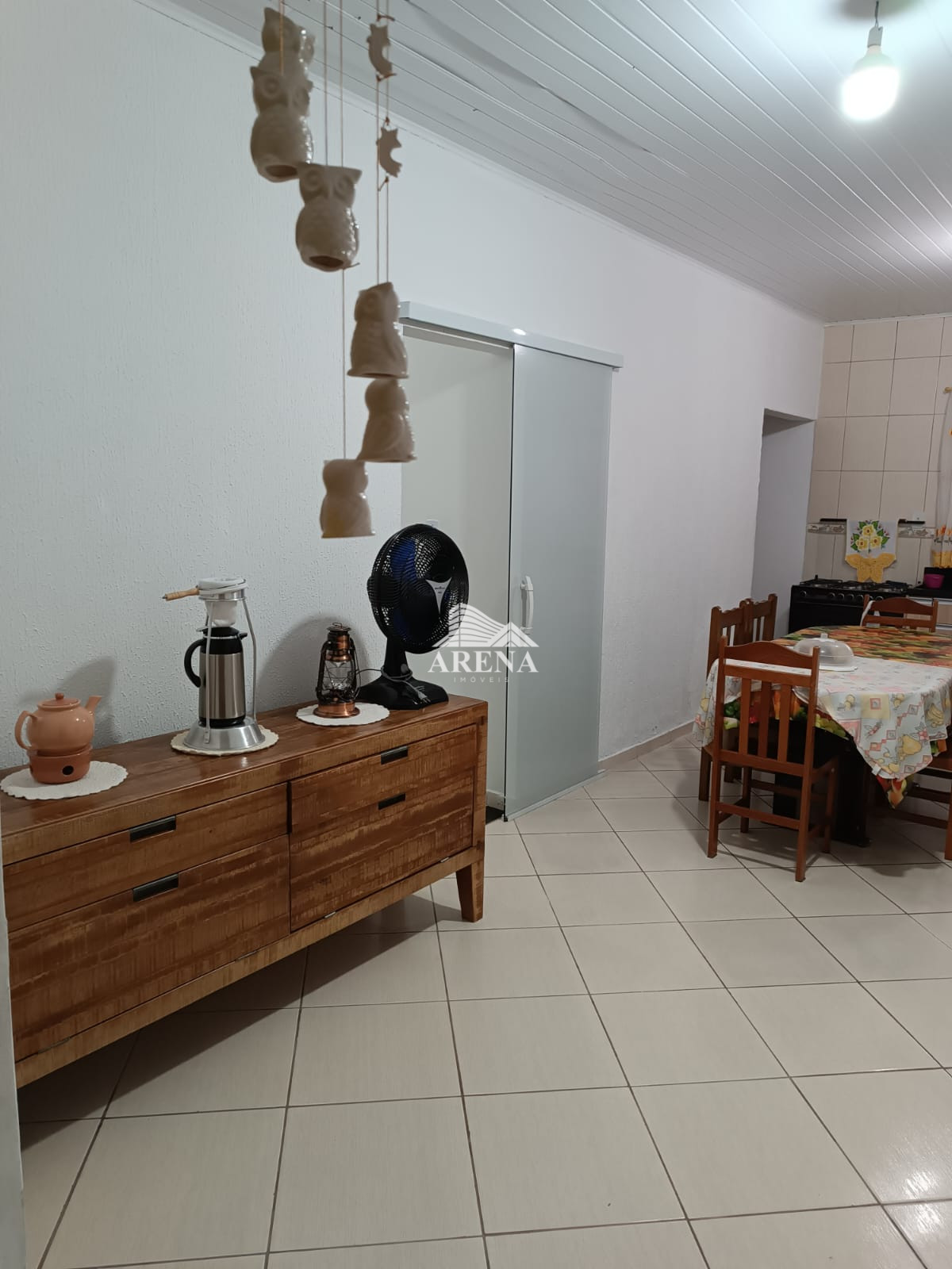 AMPLA CASA - 4 DORMT. - 245m² A.C. - ÓTIMA LOCALIZAÇÃO