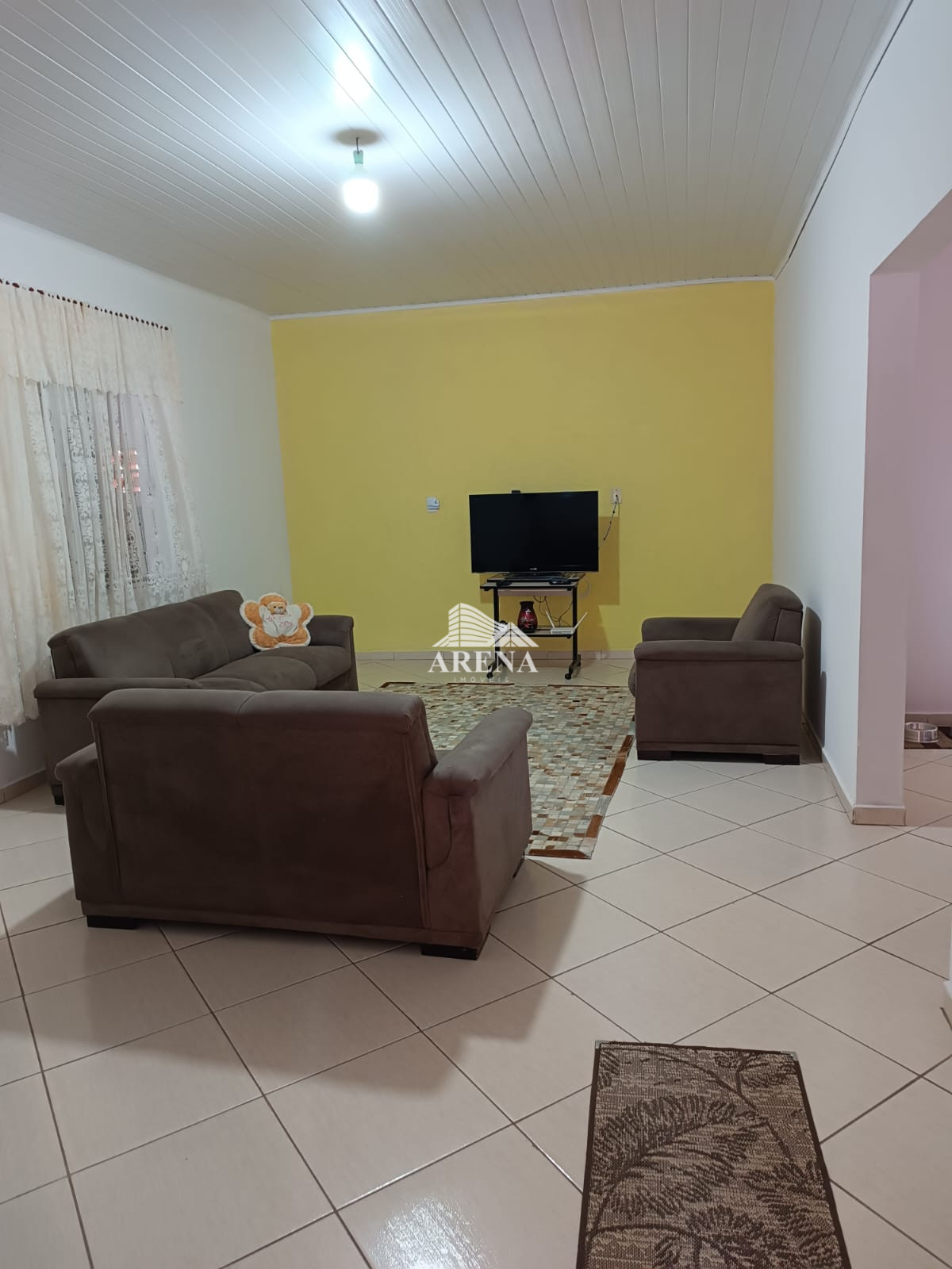 AMPLA CASA - 4 DORMT. - 245m² A.C. - ÓTIMA LOCALIZAÇÃO