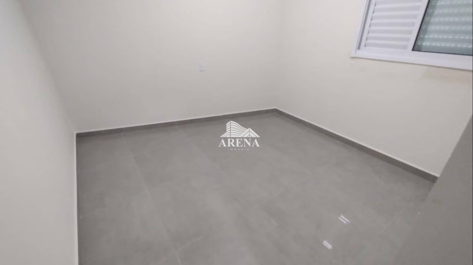 COBERTURA  SEM CONDOMINIO  com 3 dormitórios Utinga