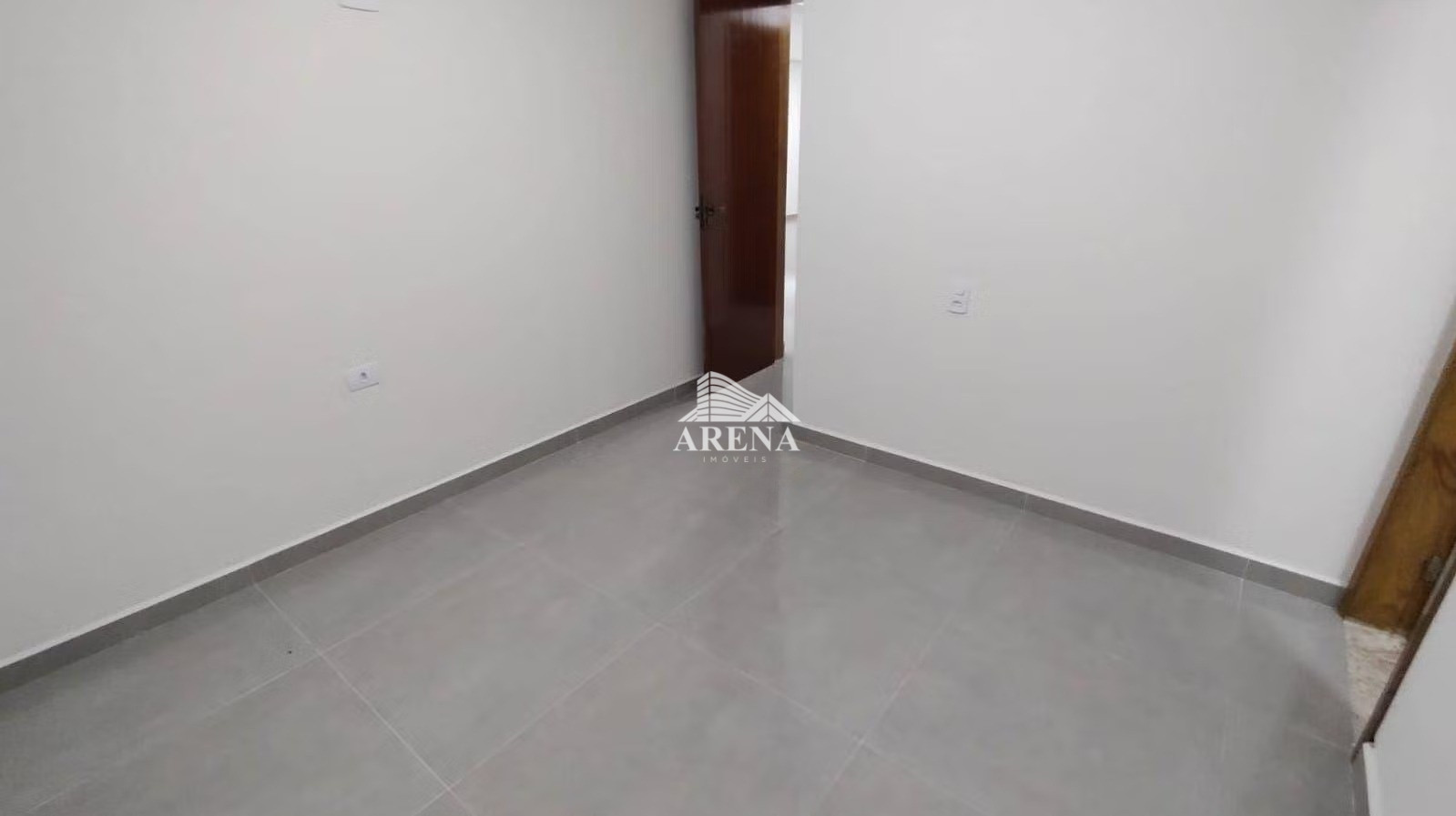 COBERTURA  SEM CONDOMINIO  com 3 dormitórios Utinga