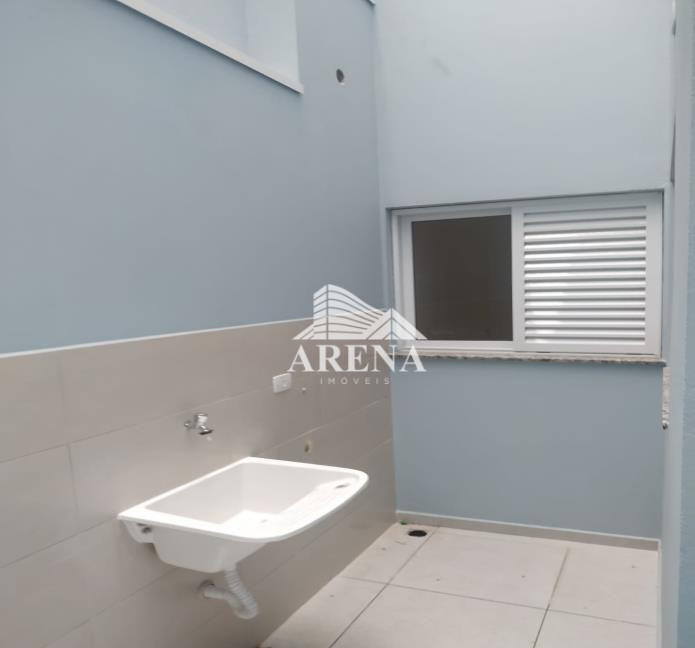 Apto baixo condoinio com 2 dormitórios ( 1 suíte) no Parque das Nações