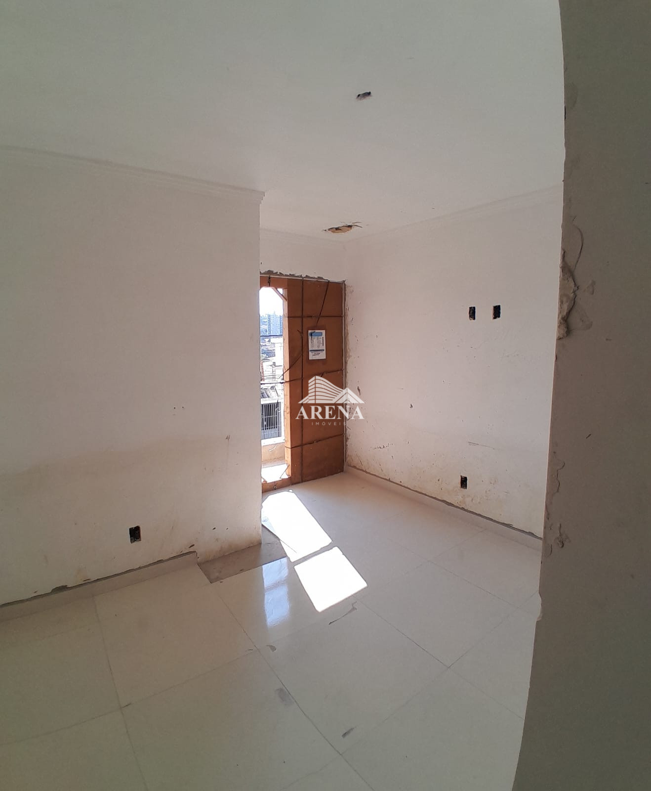 Cobertura baixo condominio.