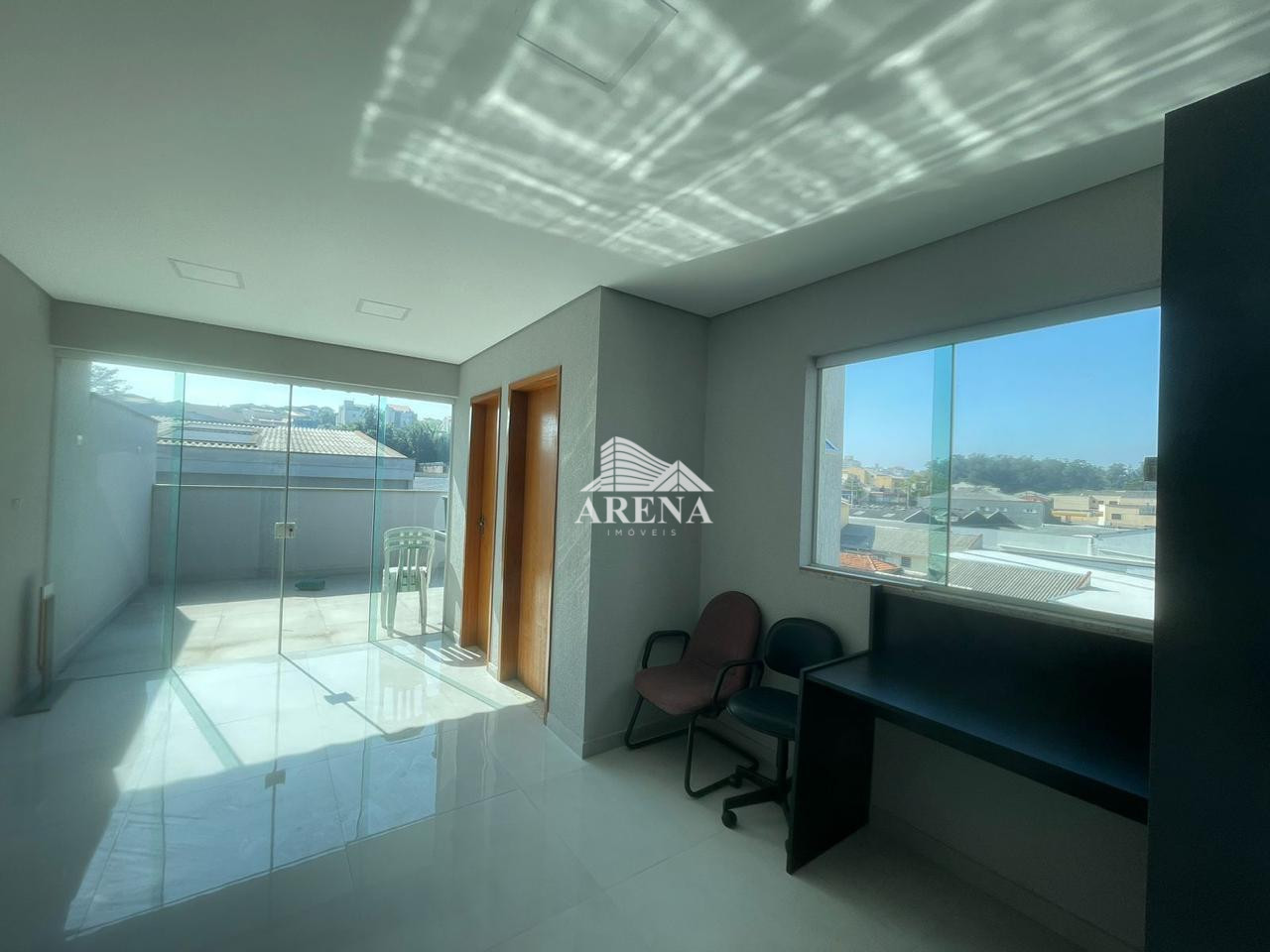 Cobertura s/c 108m² semi-mobiliada