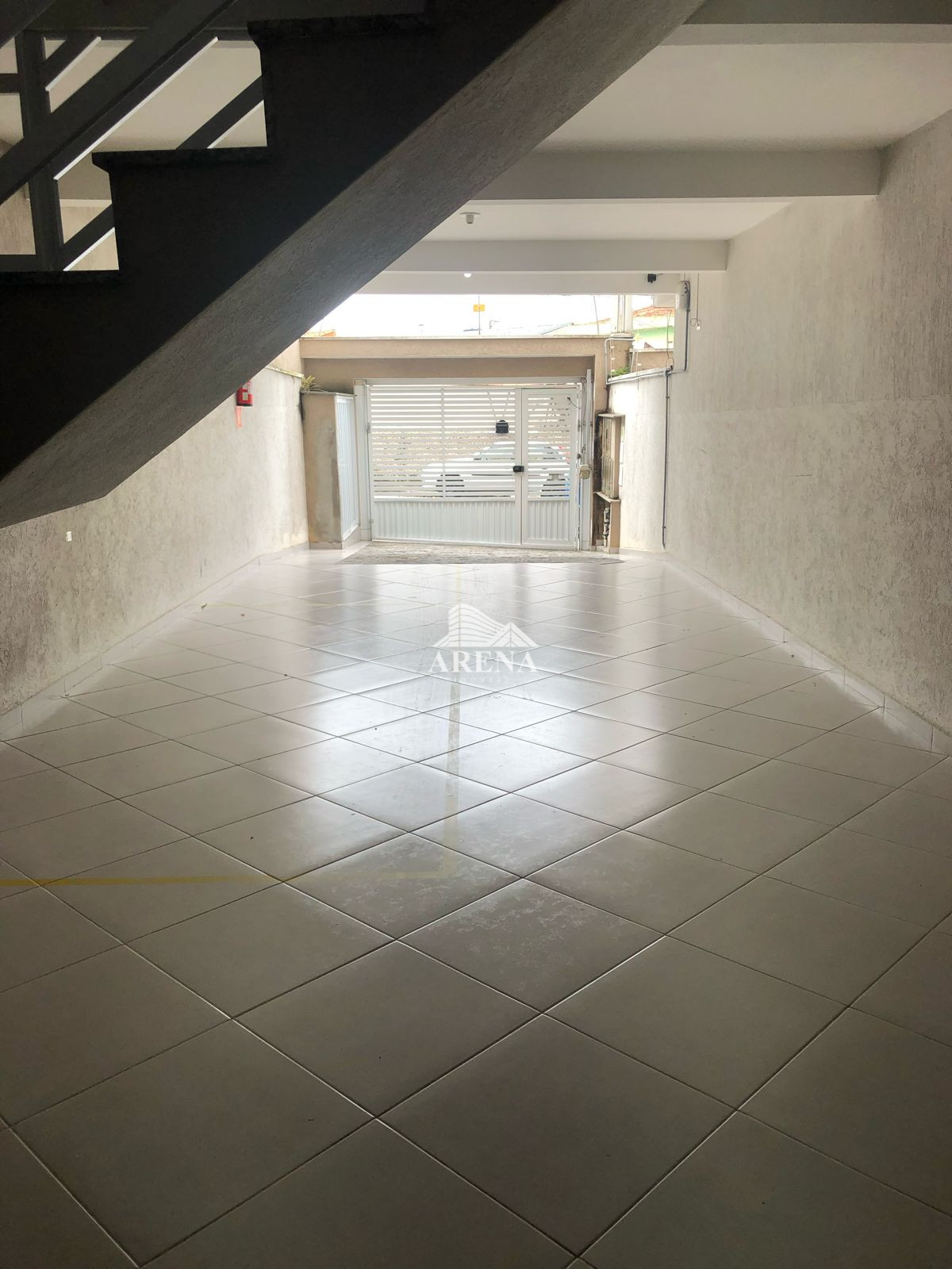 COBERTURA  SEM CONDOMINIO com 2 dormitórios 73 M²