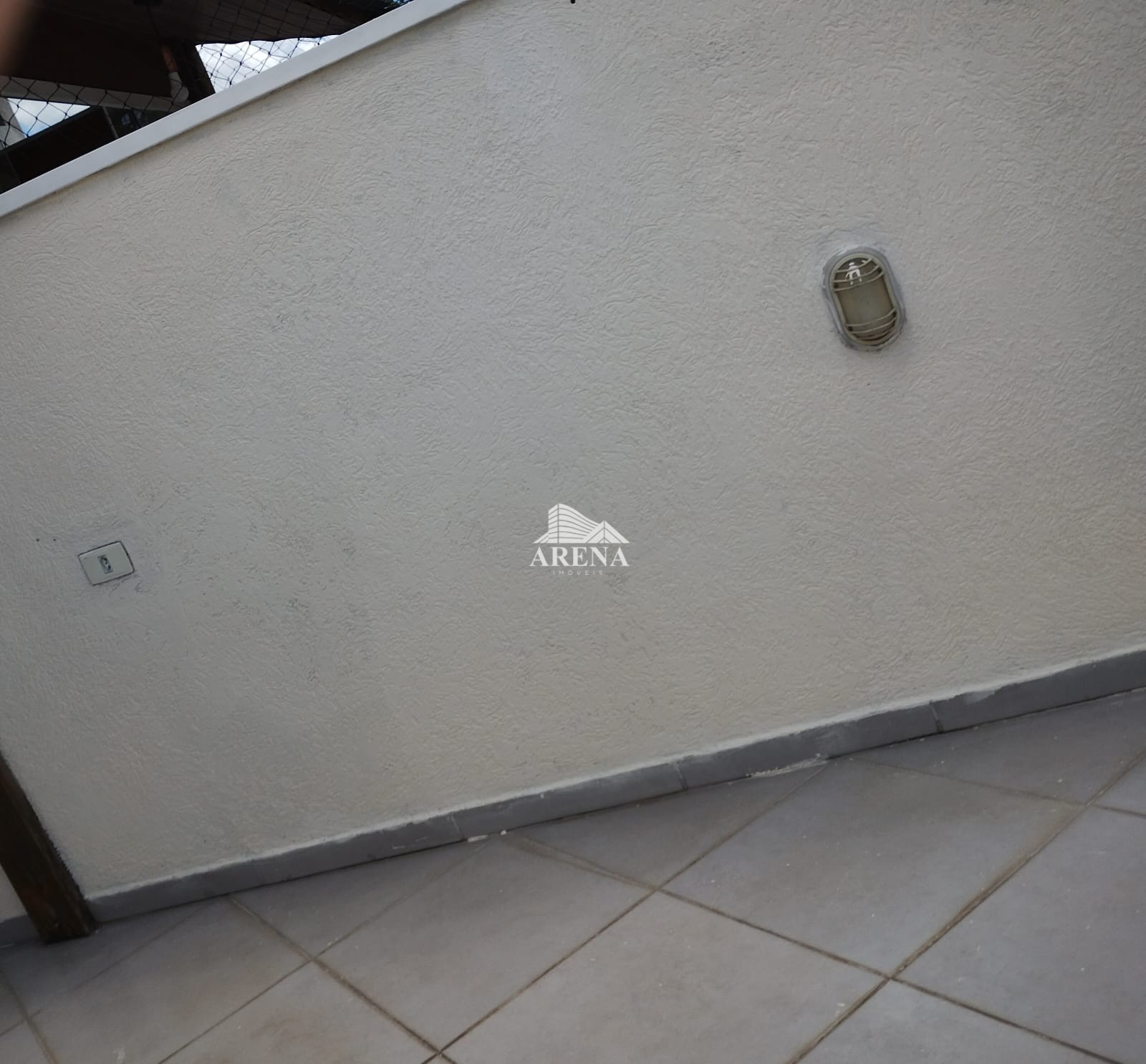 COBERTURA  SEM CONDOMINIO com 2 dormitórios 73 M²